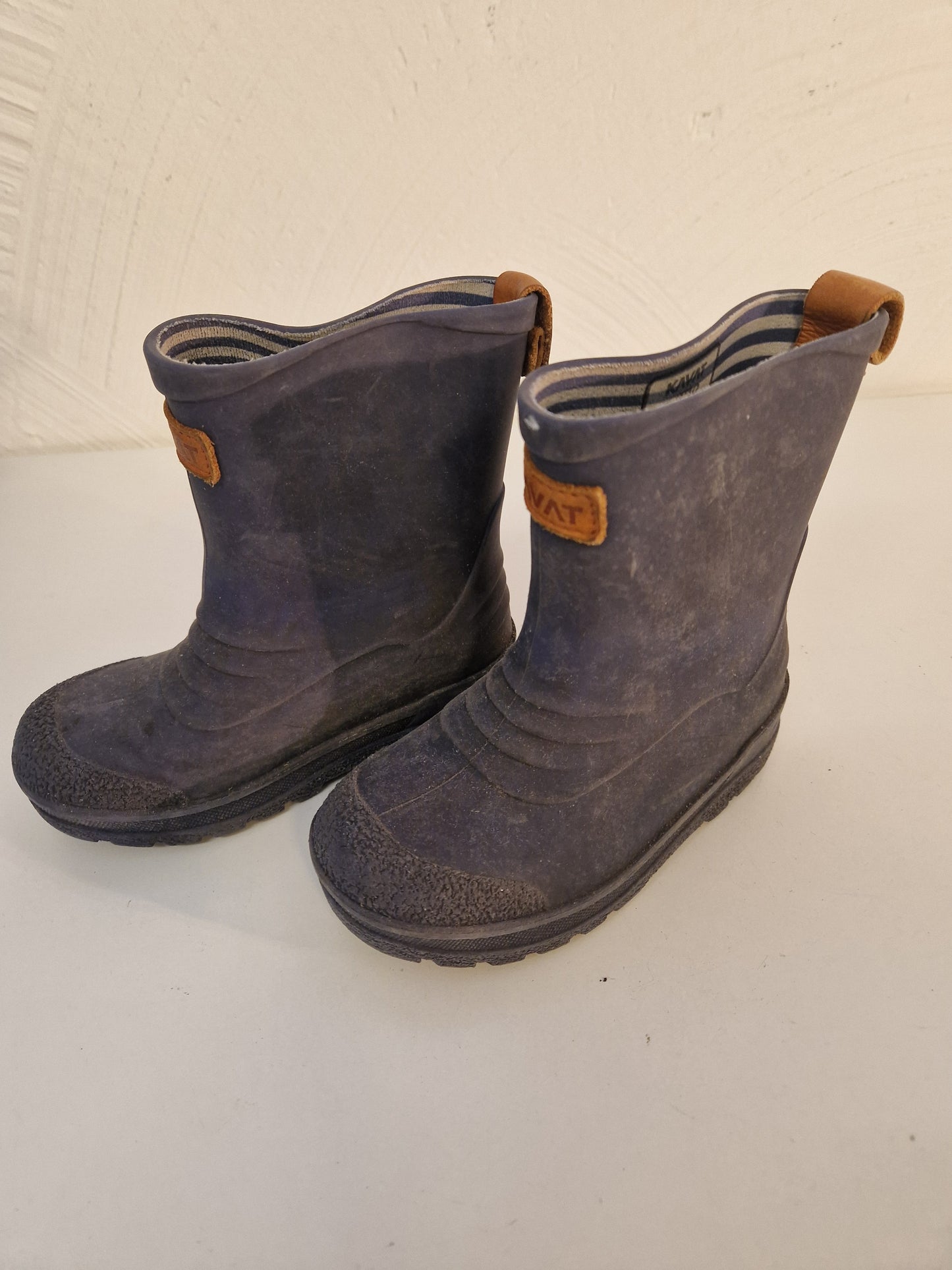 Stövlar och kängor stl. 26, 28 & 29