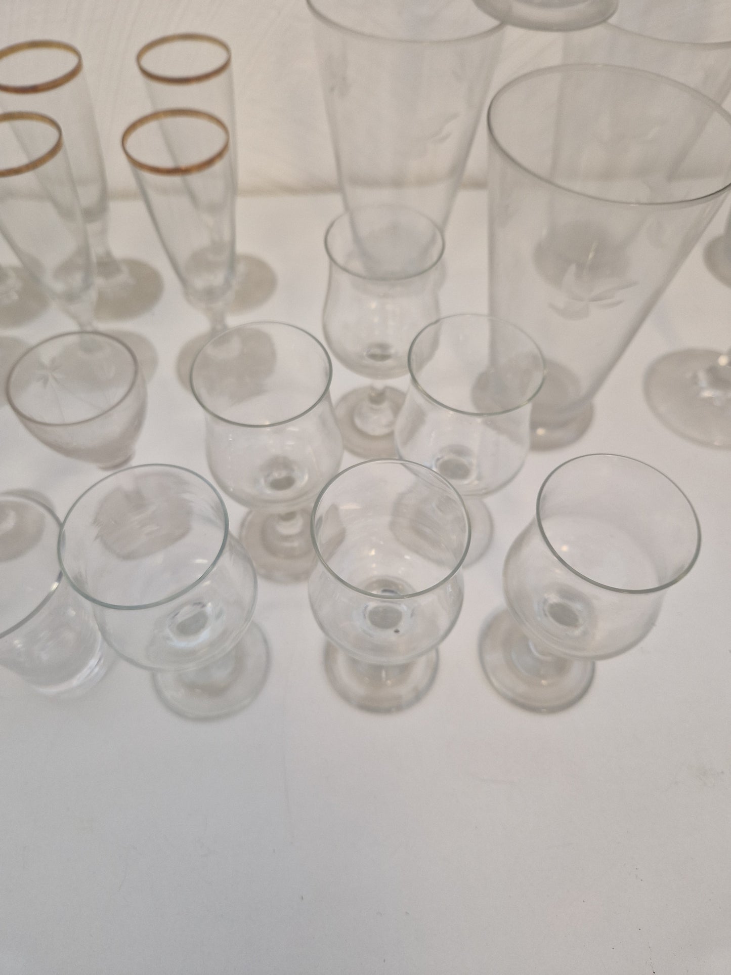 Diverse glas enligt beskrivning