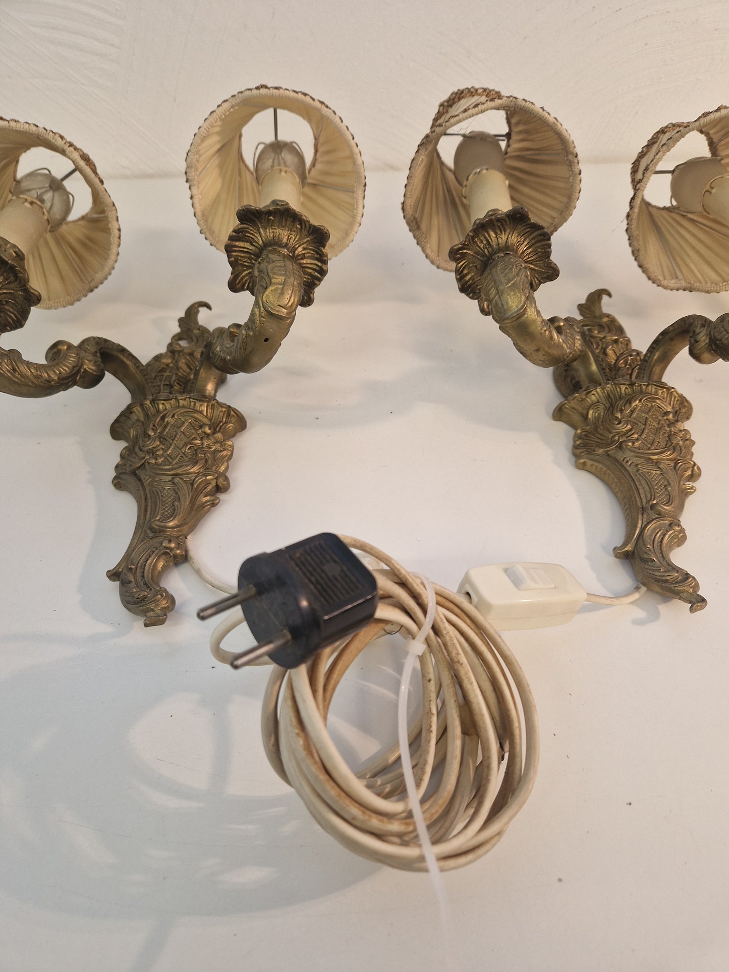 2st vägglampor i mässing