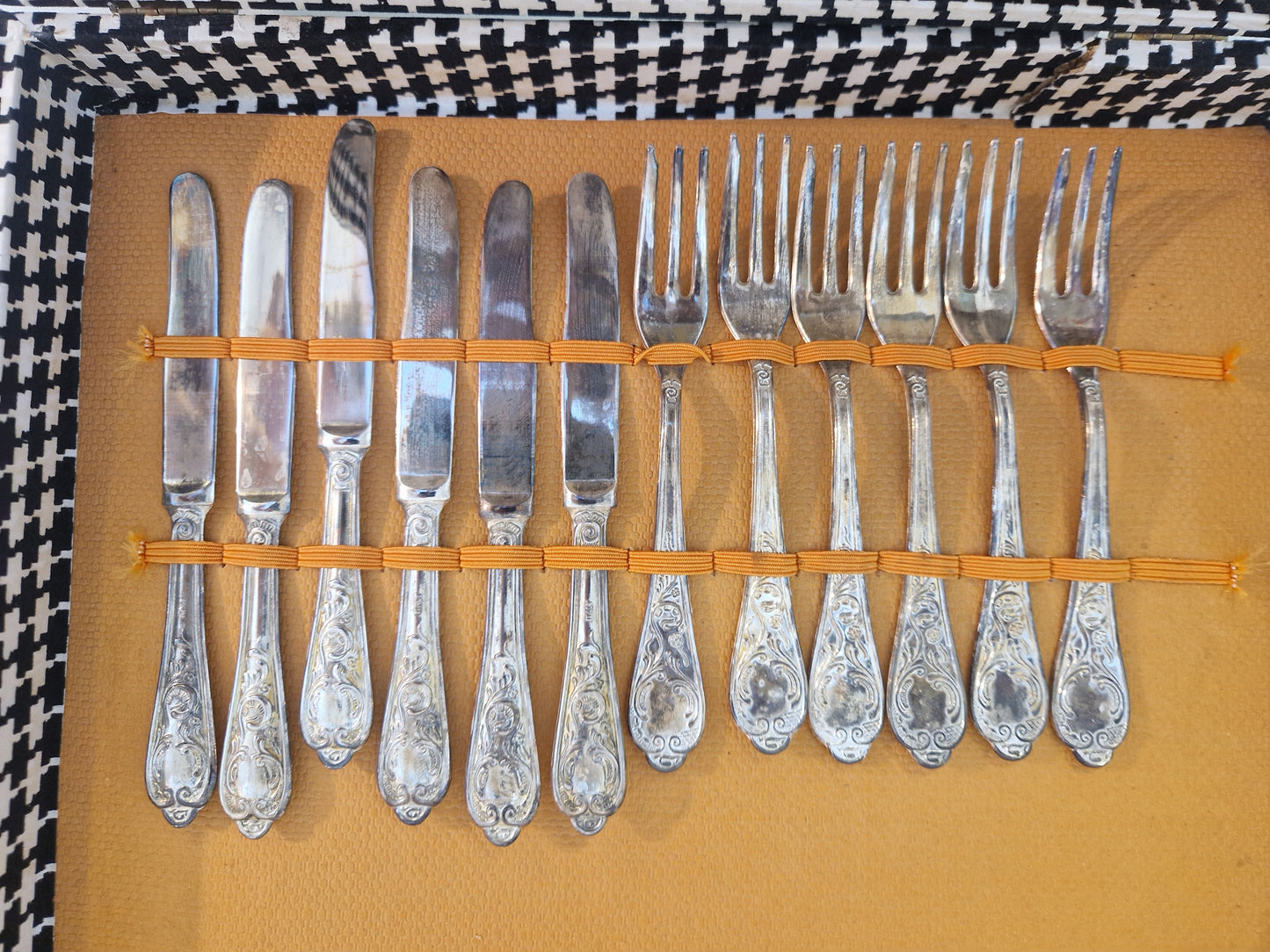 Nysilverbestick made in Italy.