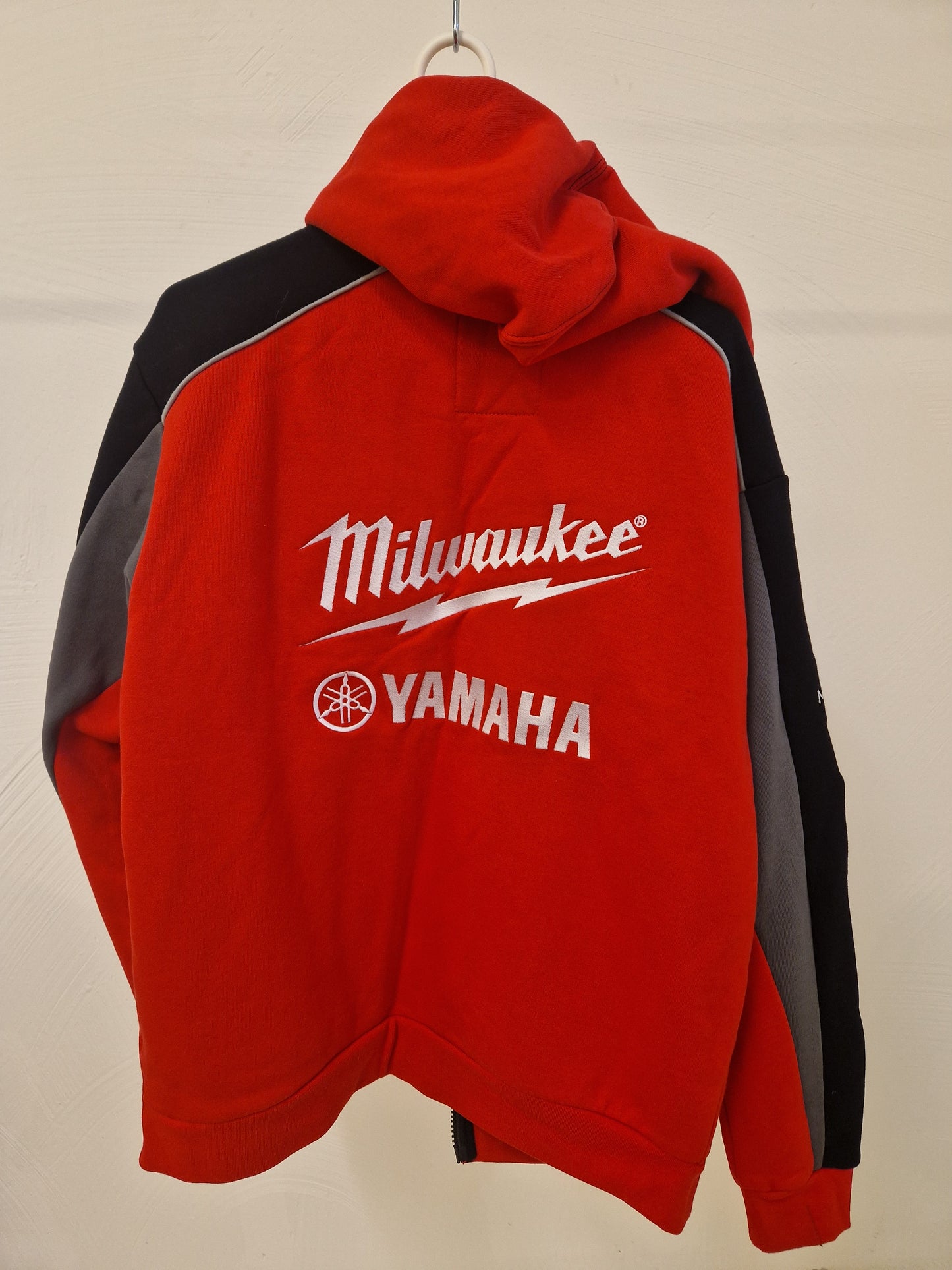 Ny Milwaukee profiljacka stl. M