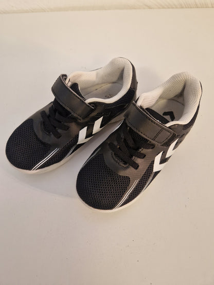 Träningsskor & gympaskor stl. 28, 30 & 30.