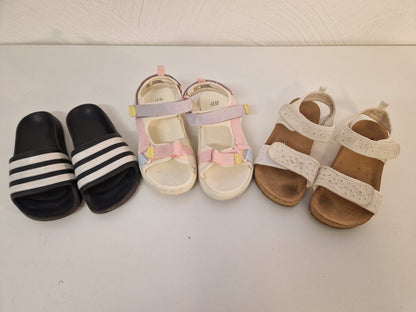 Badskor och sandaler stl. 29, 29 & 29.