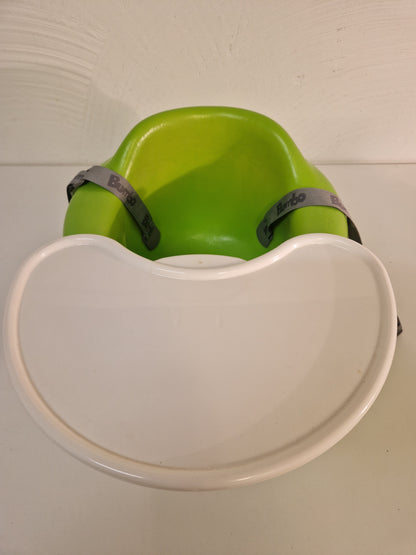 Bumbo barnsits med bord.