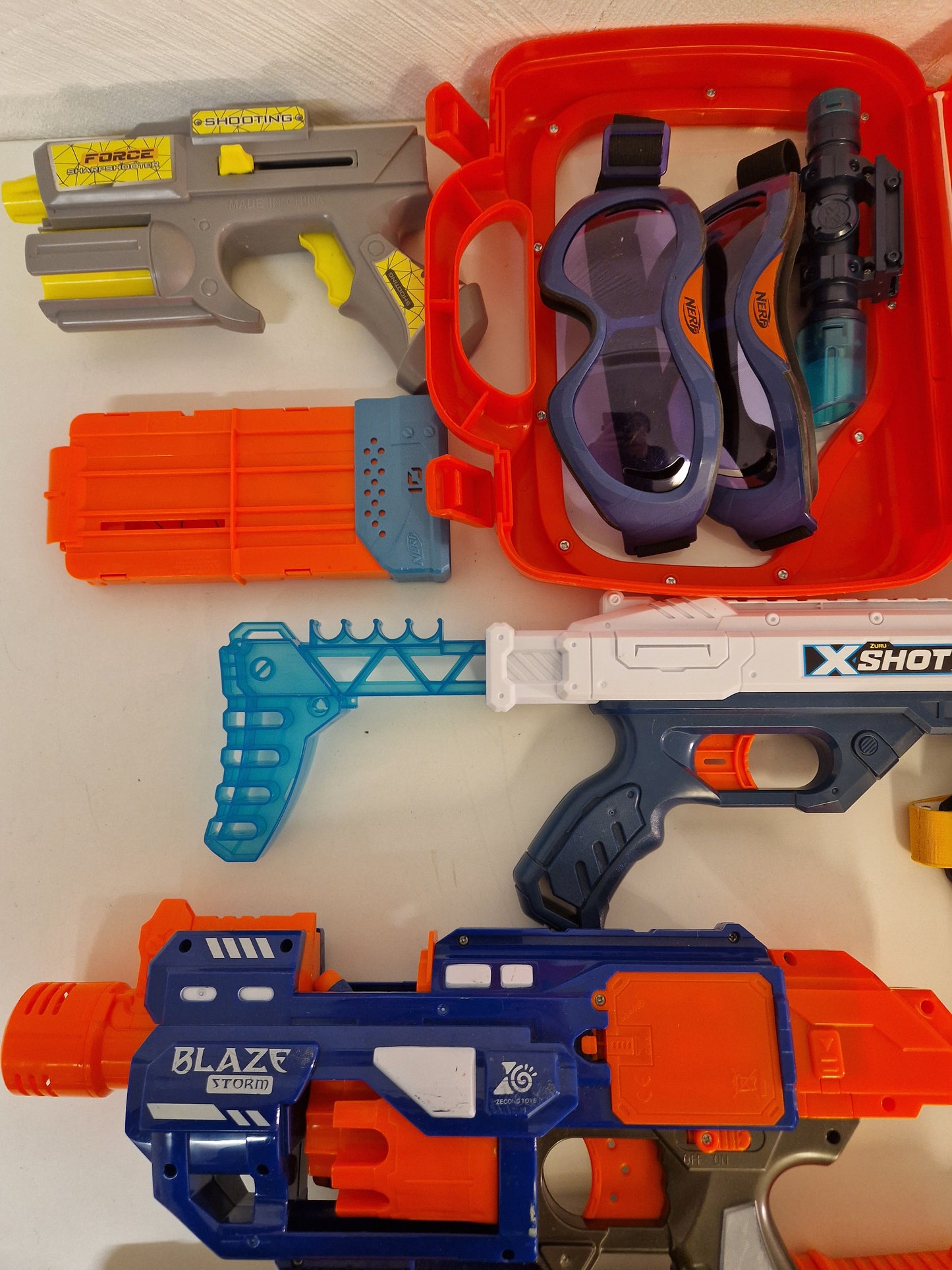 Diverse leksaksvapen