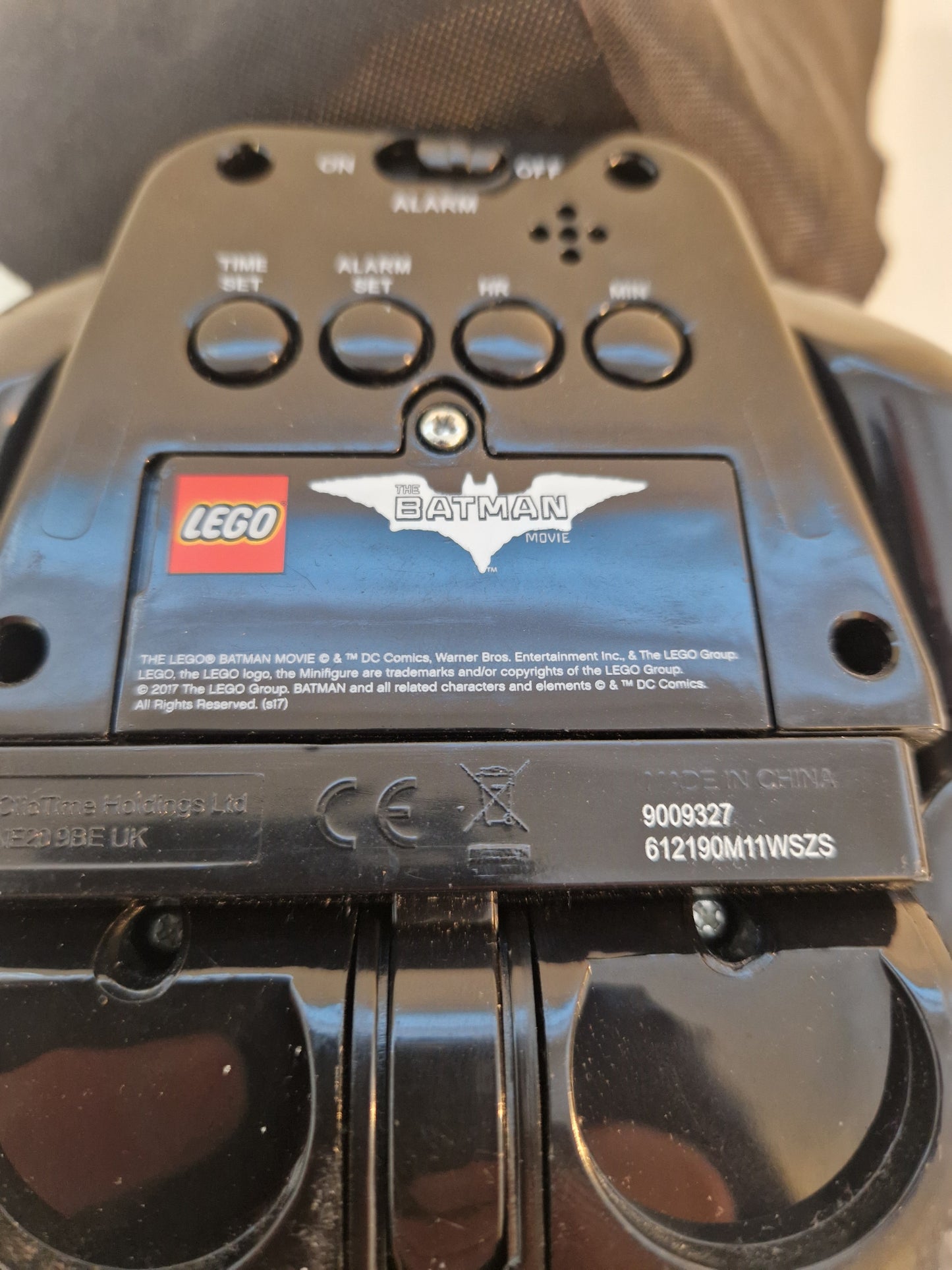 Batmanfigur med digital klocka