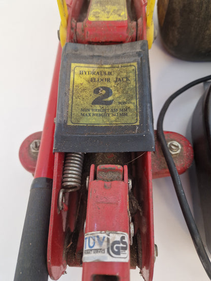 Domkraft 2ton, reservdunk 5l & kupévärmare