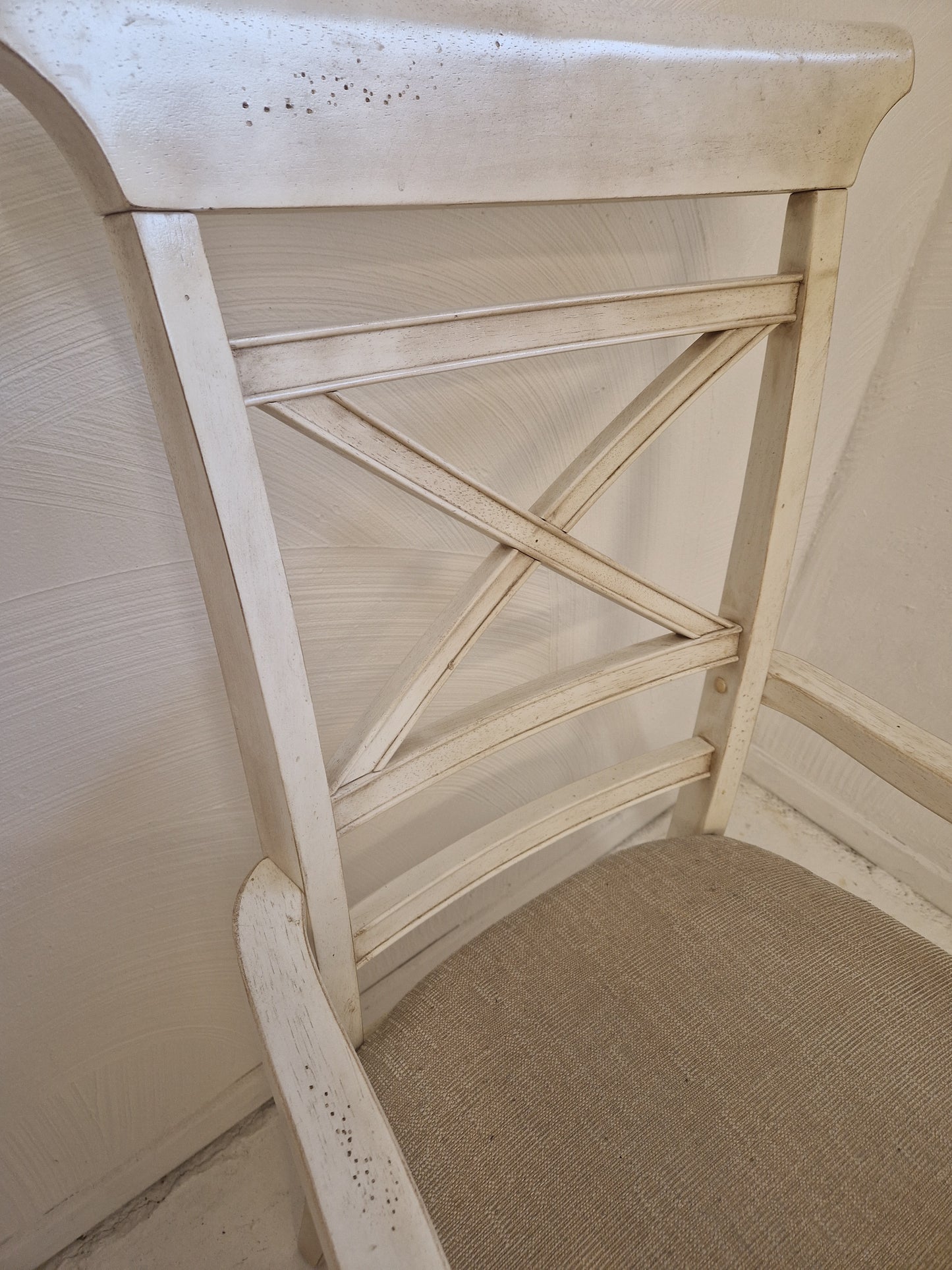 Par antikvita karmstolar "Chabby chic"