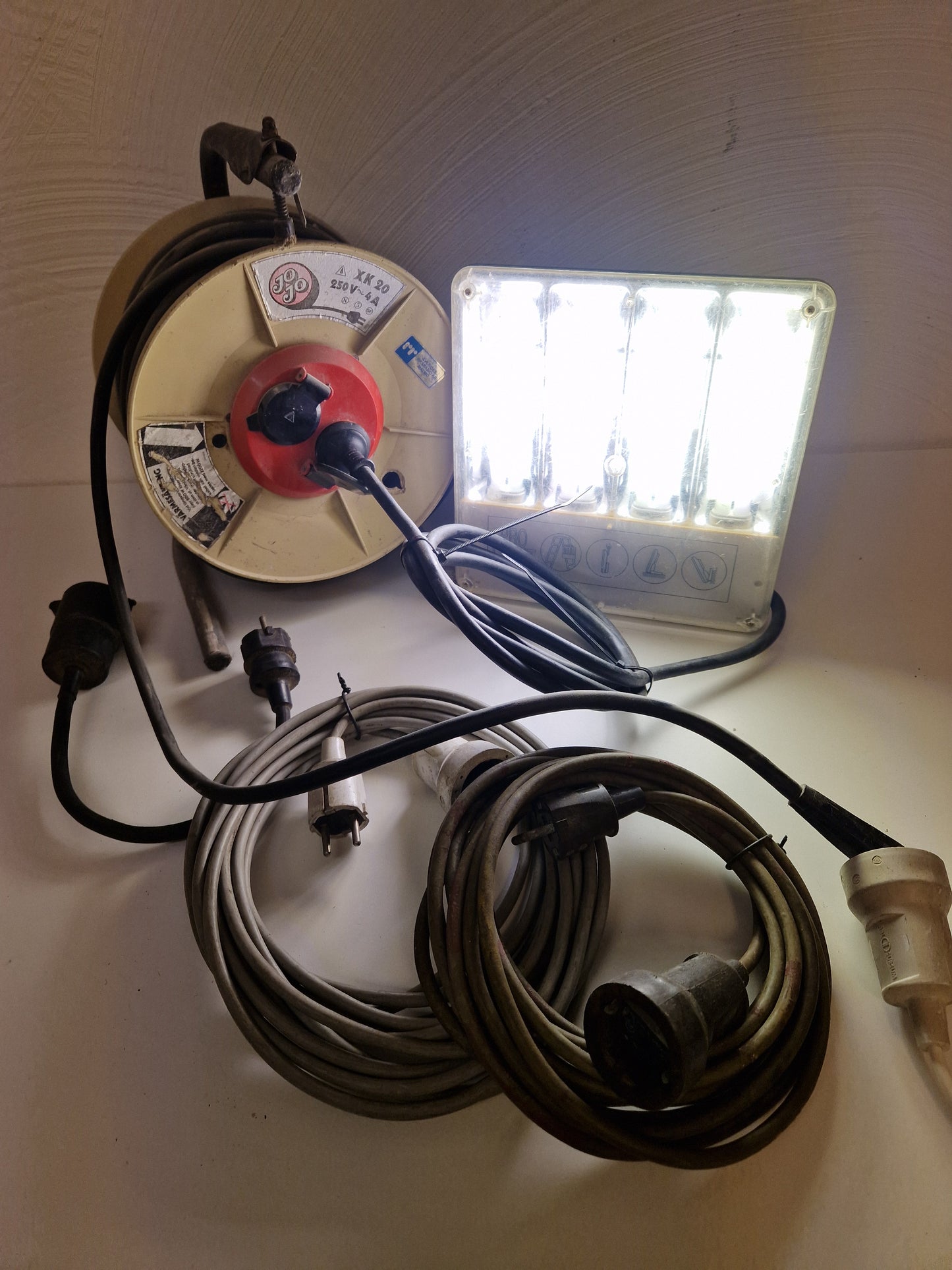 Bygglampa & 20m kabelvinda