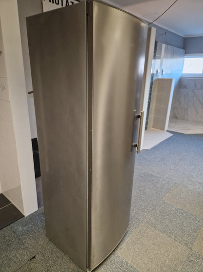 Frysskåp i fullhöjd "No frost"