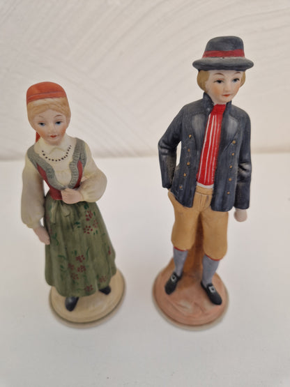 Figuriner i keramik  & porslin