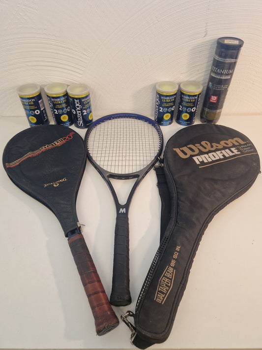 Tennisracket & bollar!