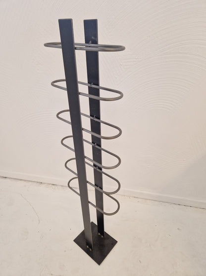 Vinställ i smide för 6 flaskor