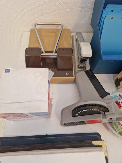 Diverse kontorsrelaterade prylar