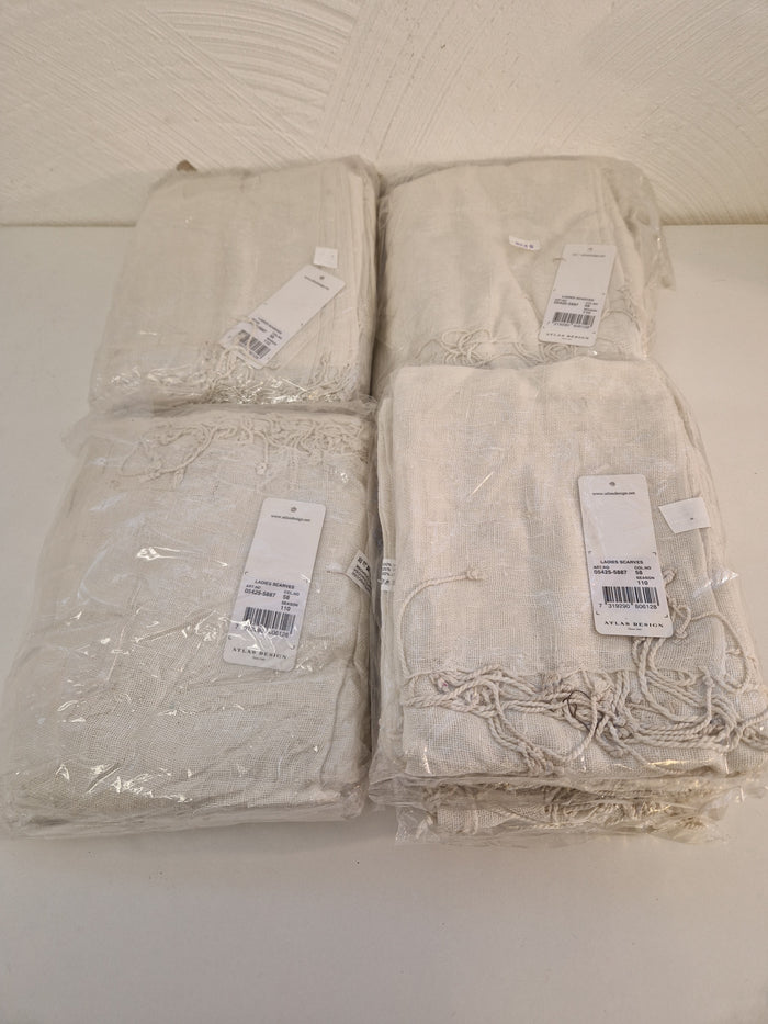 20st gräddvita scarves. Nya i förpackning