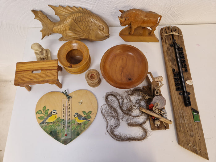 Diverse alster i trämaterial