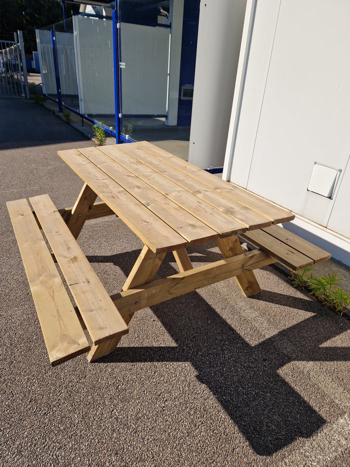 Tryckimpregnerat bänkbord