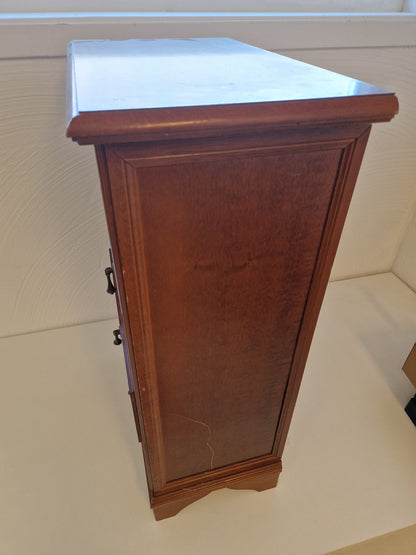 Sängmöbel med lådor