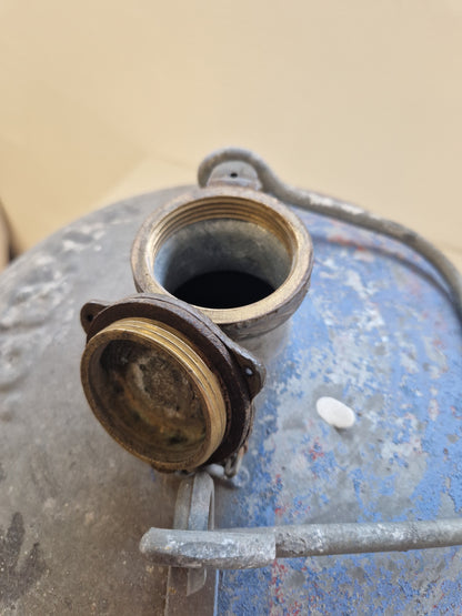 Äldre bränsledunk i metall ca 20- 25 liter