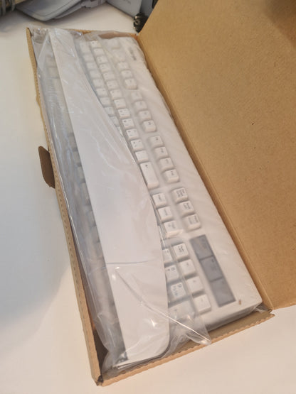 22" skärm, skrivare, nytt tangentbord mm