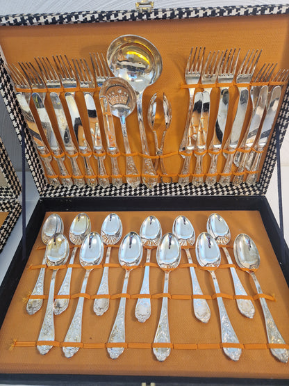 Nysilverbestick made in Italy.