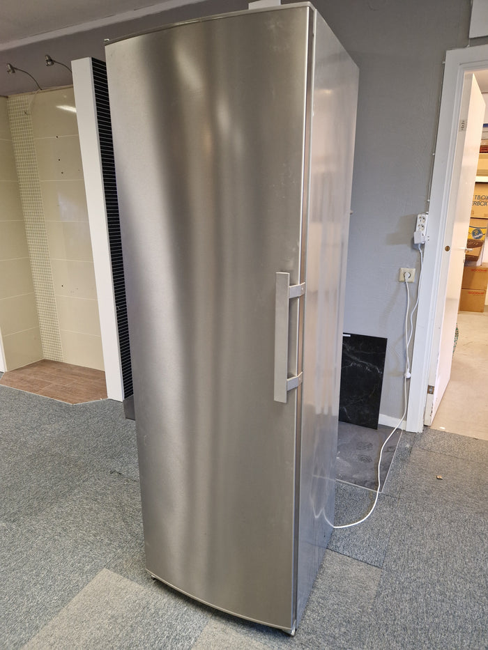 Frysskåp i fullhöjd "No frost"