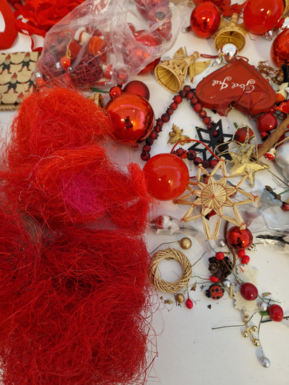 Julgranskulor och pynt