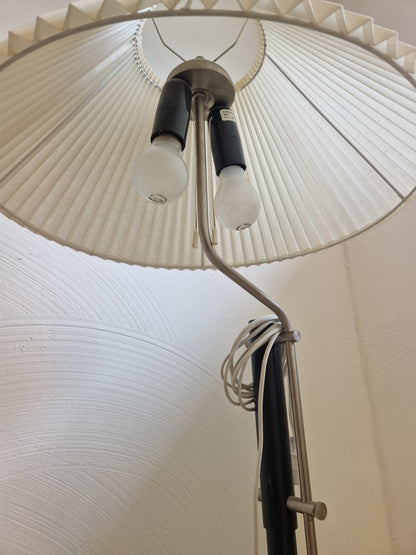 Golvlampa med 2 ljuskällor