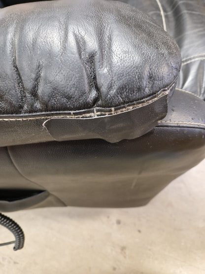 Elmanövrerad reclinerfåtölj i svart skinn