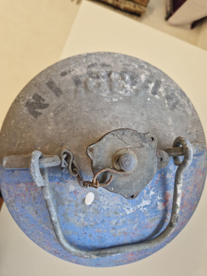 Äldre bränsledunk i metall ca 20- 25 liter