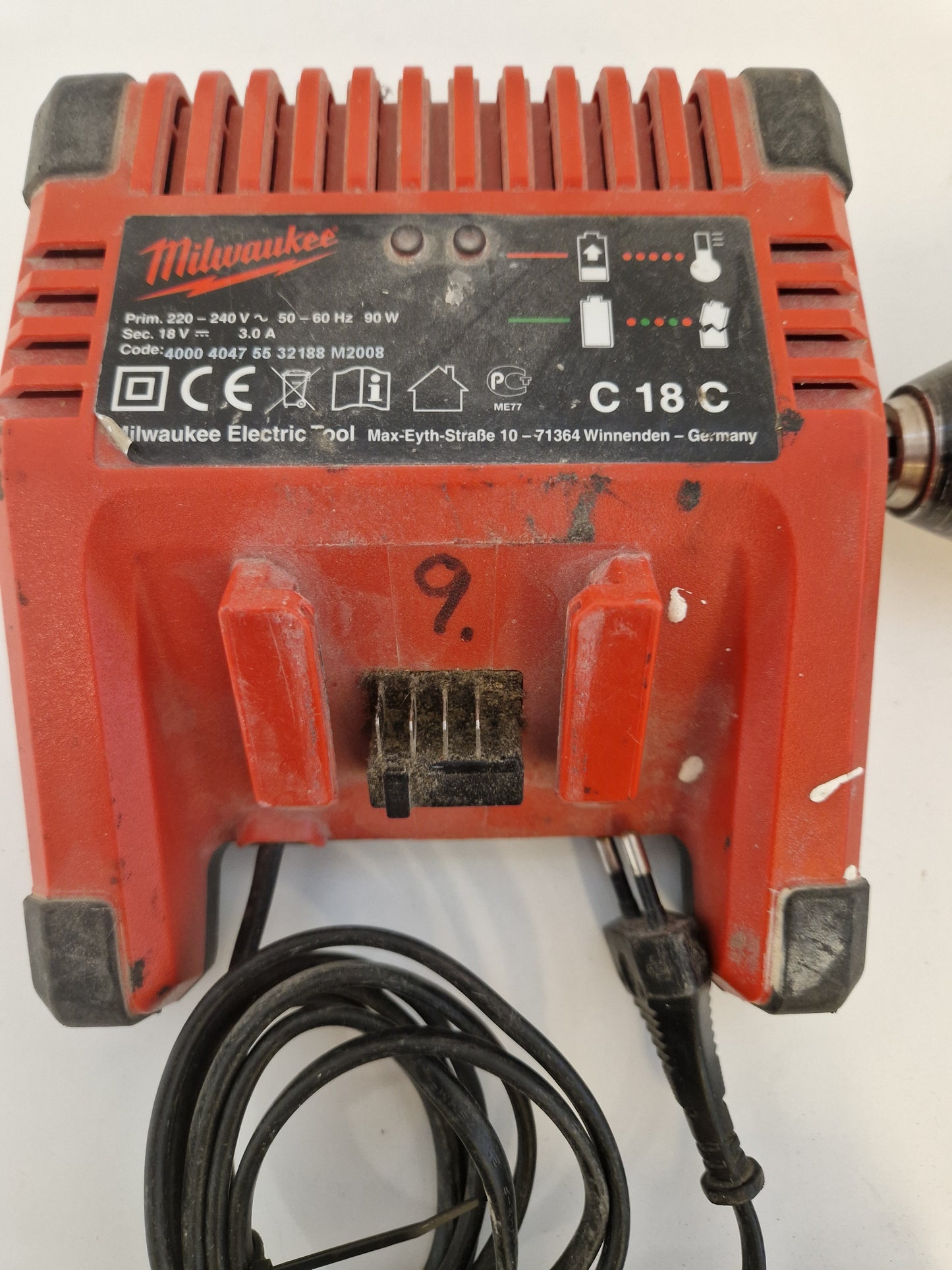 Milwaukee laddare & skruvdragare