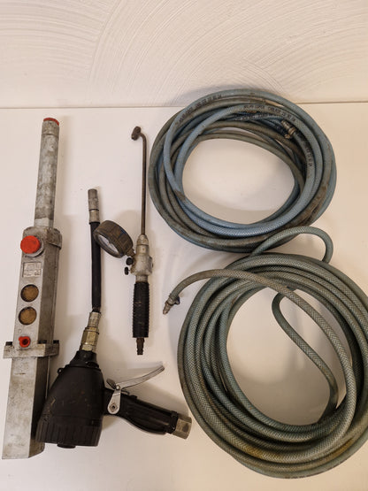 Högtrycksslang ca 2 X 10m, oljepåfyllare & luftpåfyllare.