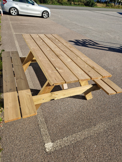 Tryckimpregnerat bänkbord