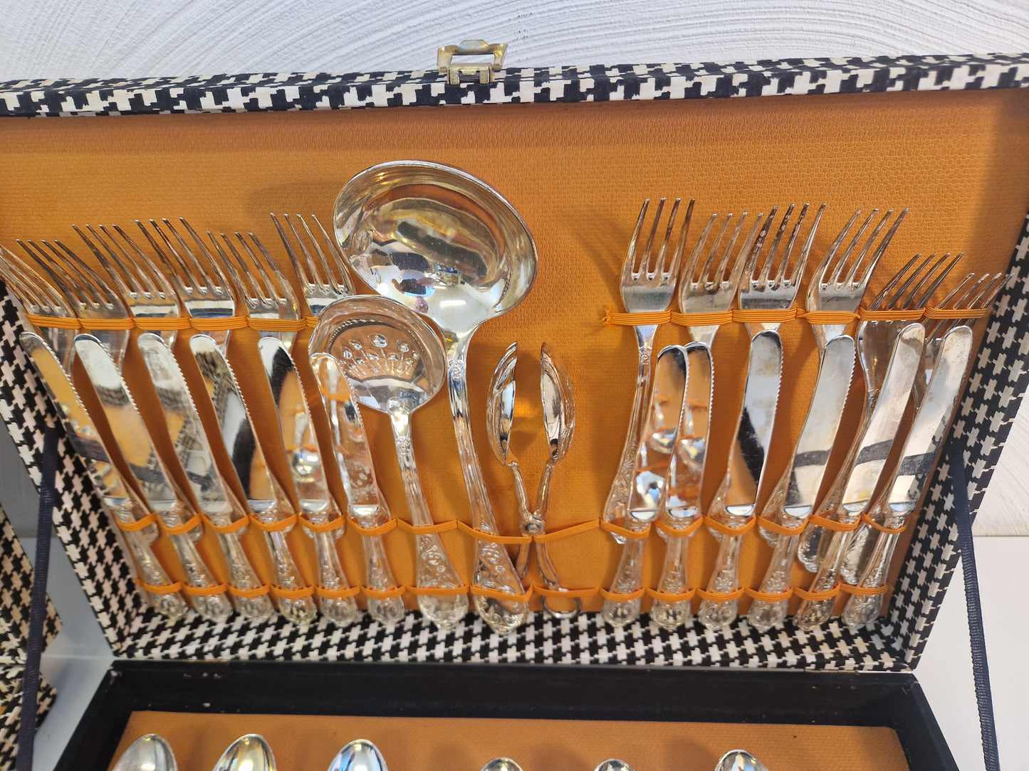 Nysilverbestick made in Italy.