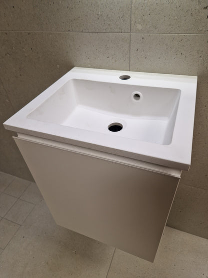 Vask, underskåp, spegel