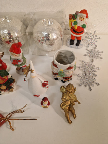 Parti julrelaterat, bl.a figuriner