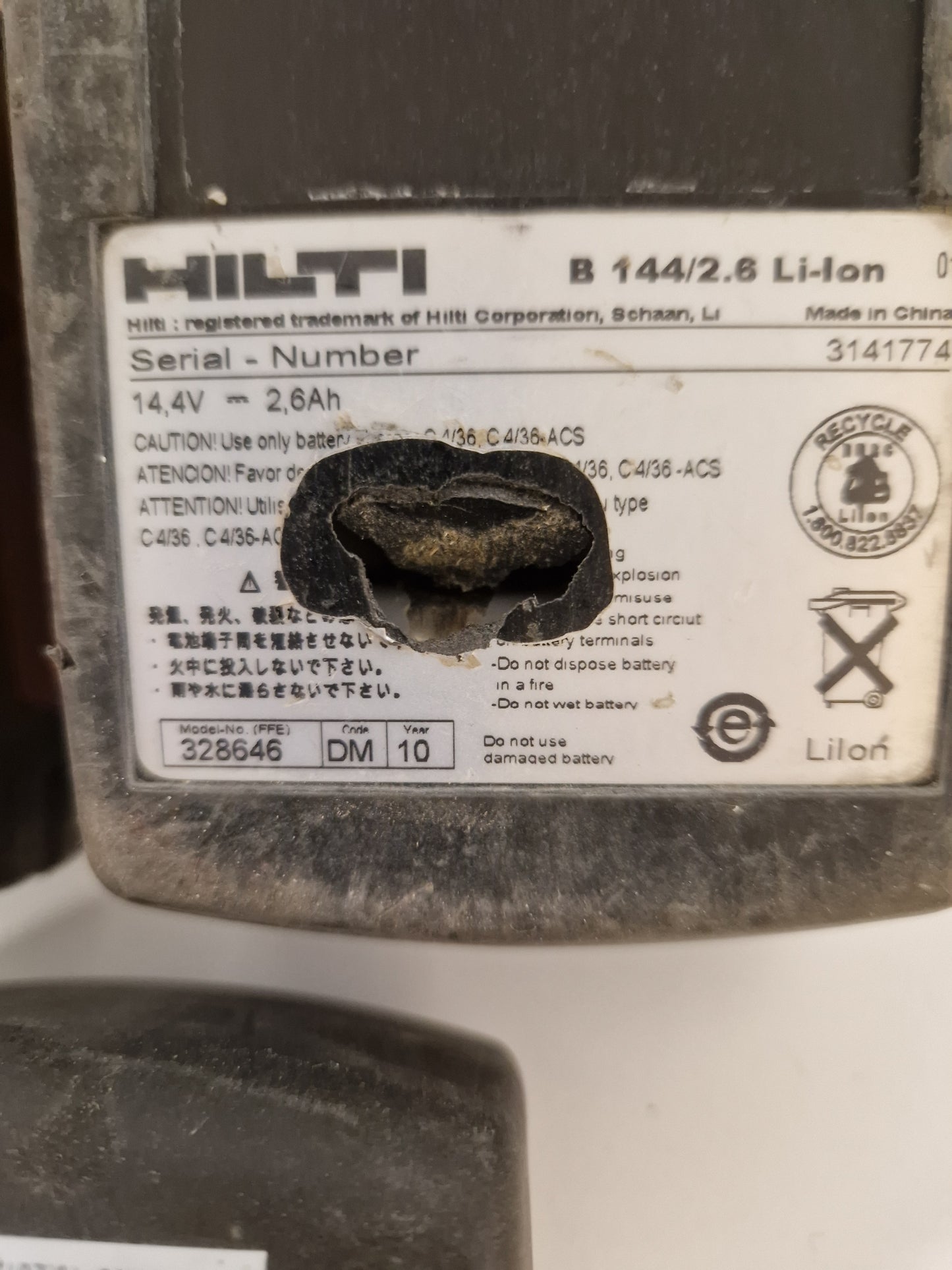 HILTI batterier + adapter till laddare