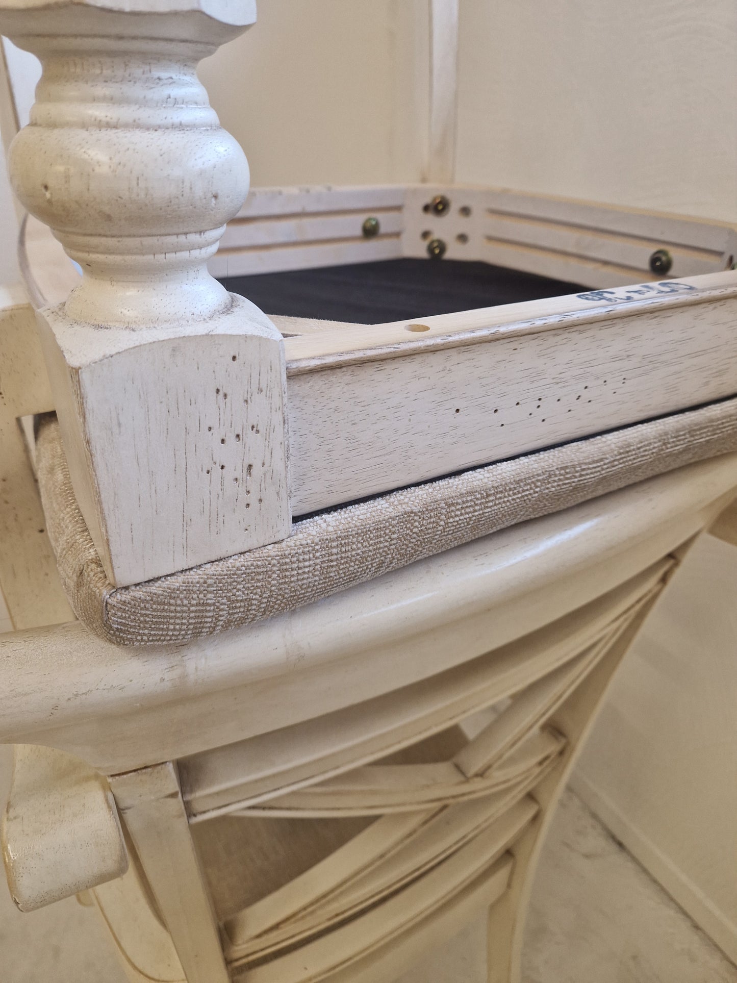 Par antikvita karmstolar "Chabby chic"