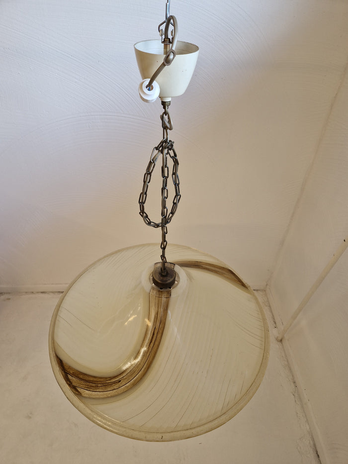 Lampa i "konstglas" diam. 63 cm.