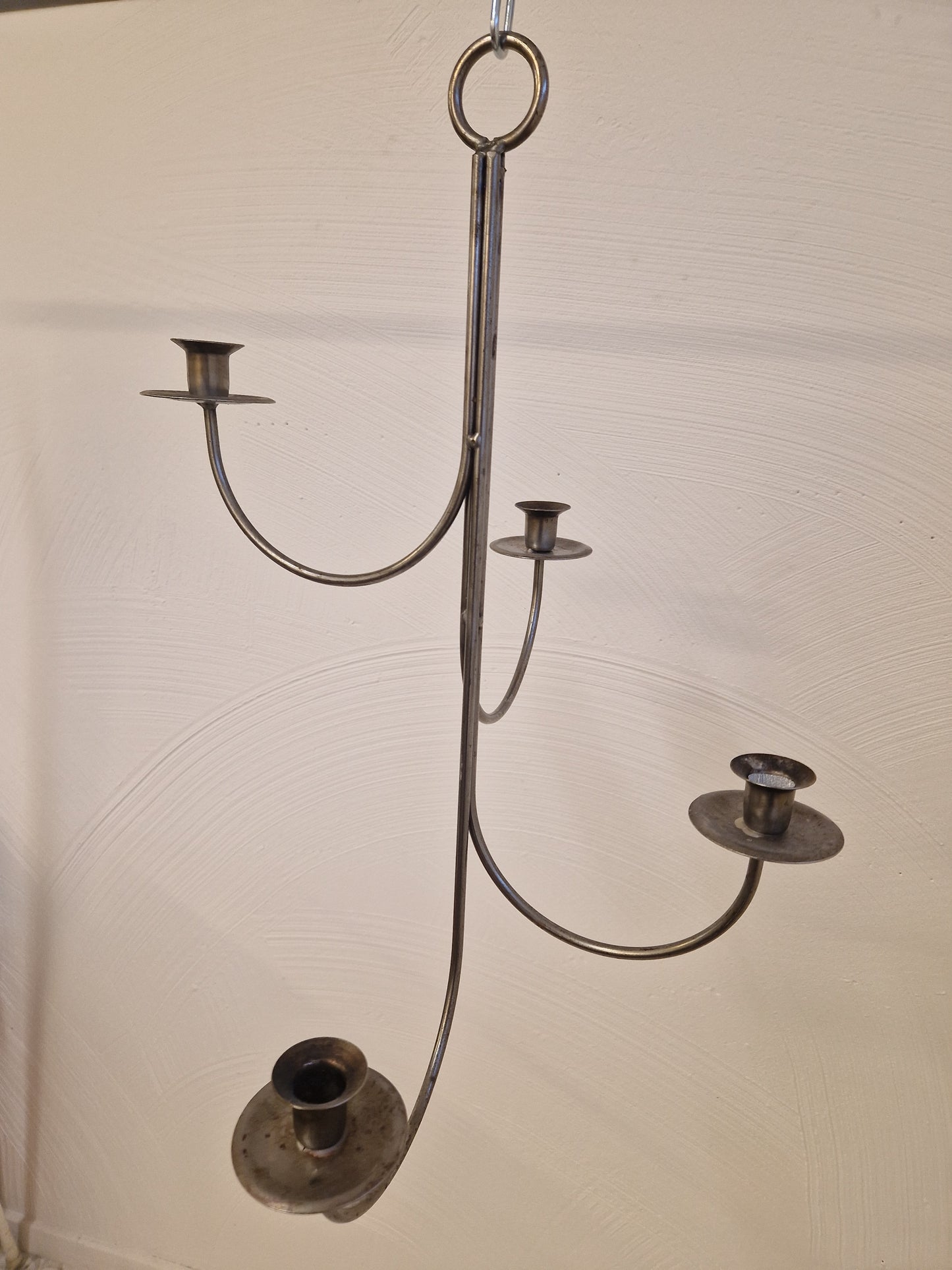 Ljuskrona och ljusstakar i smide