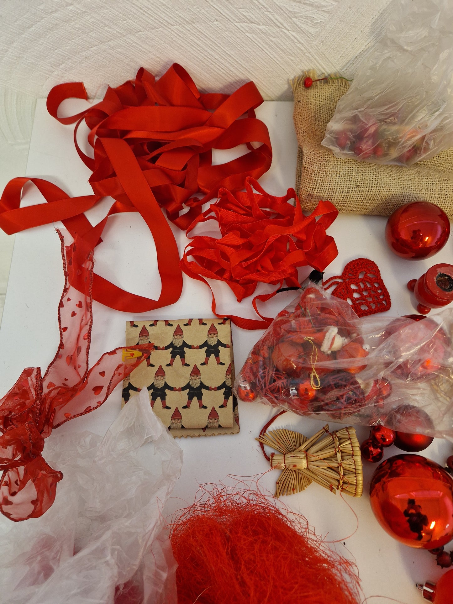 Julgranskulor och pynt