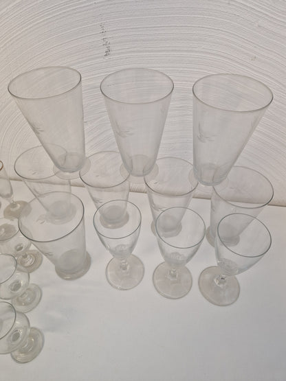 Diverse glas enligt beskrivning