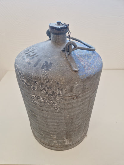 Äldre bränsledunk i metall ca 20- 25 liter