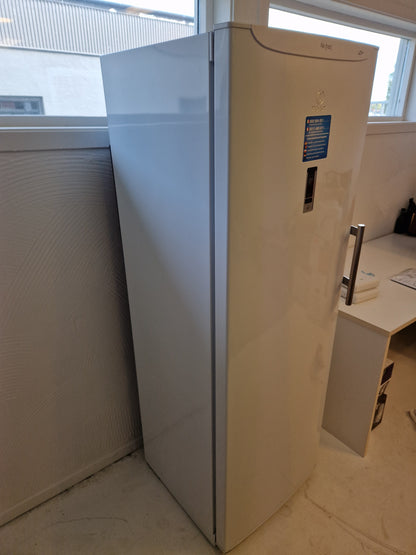 Nyare självavfrostande frysskåp.