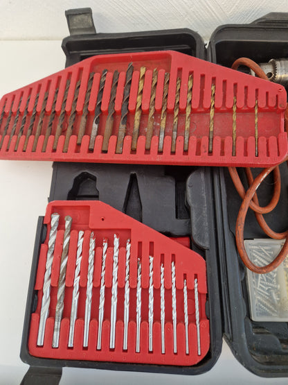 Black & Decker borrmaskin med tillbehör