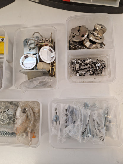 Sortimentlådor med diverse "braoha"