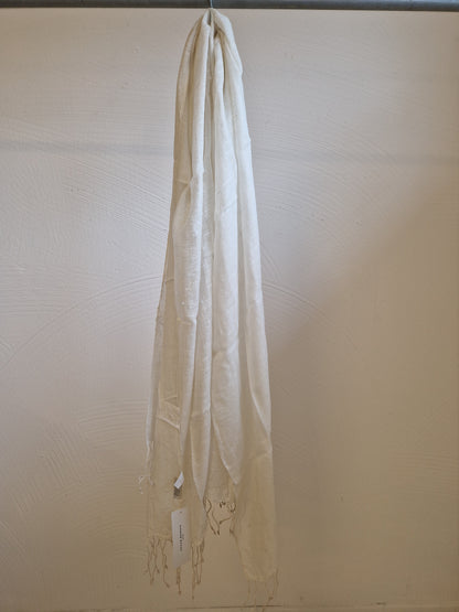 20st gräddvita scarves. Nya i förpackning