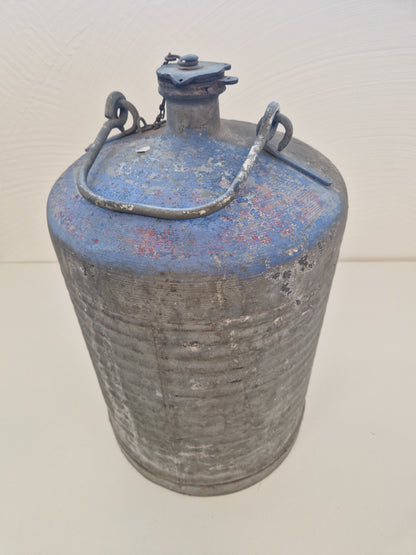 Äldre bränsledunk i metall ca 20- 25 liter