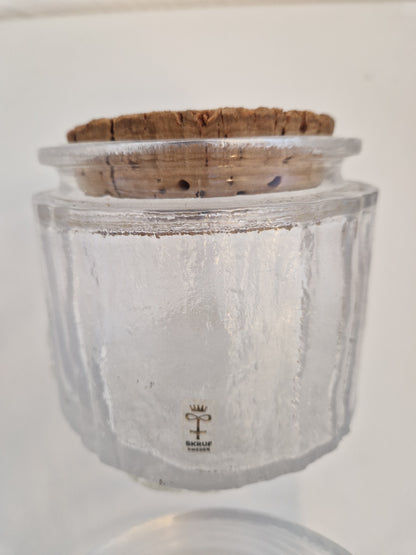 4st glasskålar mm bl.a. Skruf & Nybro samt 8st dessertskålar i keramik