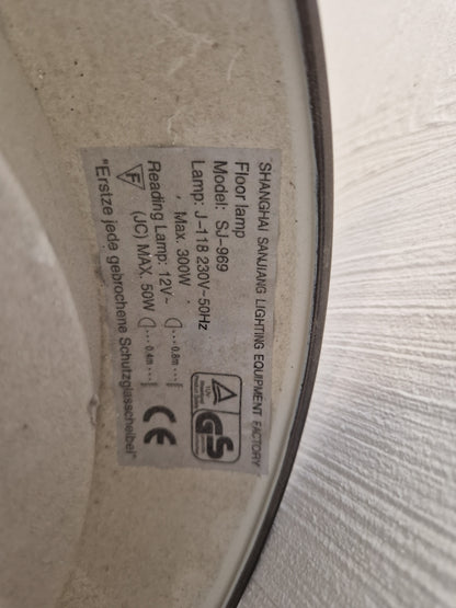 Golvlampa "up- & downlight"